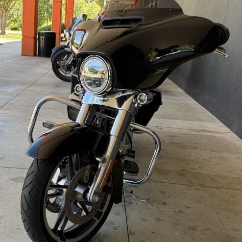 FLHX 2019 Street Glide<sup>®</sup> thumb 1