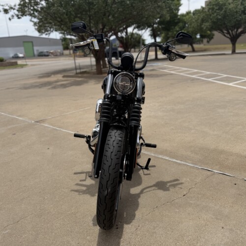 2026 Harley-Davidson® Street Bob® Vivid Black Chrome Laced Wheels thumb 1