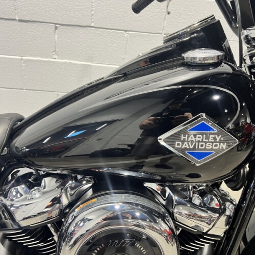 2026 Harley-Davidson® Heritage Classic Vivid Black Black FLHC thumb 3