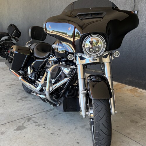 FLHX 2019 Street Glide<sup>®</sup> thumb 2
