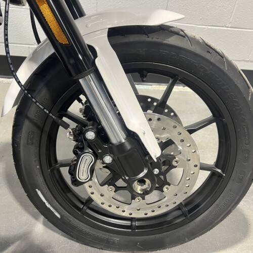 2026 Harley-Davidson® Low Rider® ST White Onyx Pearl FXLRST thumb 2