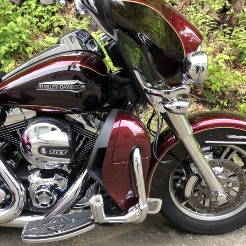2015 Harley-Davidson® Tri Glide® Ultra Two-Tone Mysterious Red Sunglo and Blackened Cayenne Sunglo thumb 3