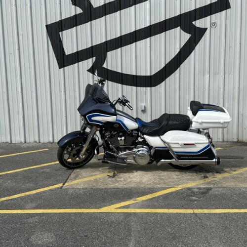 2021 Harley-Davidson® Street Glide® Special Arctic Blast — Special Edition — Black Finish thumb 2