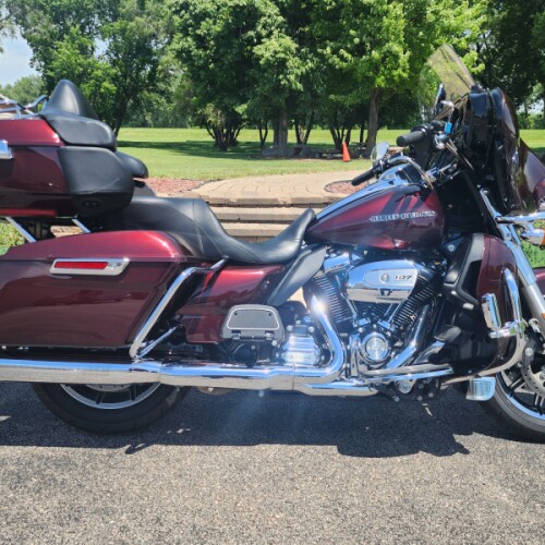 2018 Harley-Davidson® Ultra Limited Twisted Cherry thumb 3