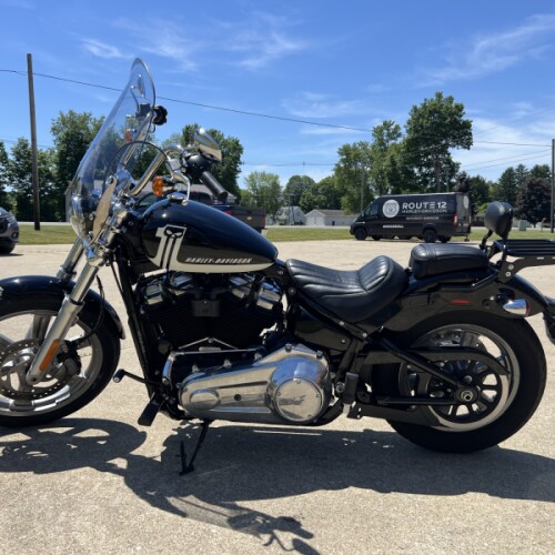 2024 Harley-Davidson® Softail® Standard Vivid Black thumb 0