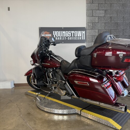 2017 Harley-Davidson® Ultra Limited FLHTK thumb 0