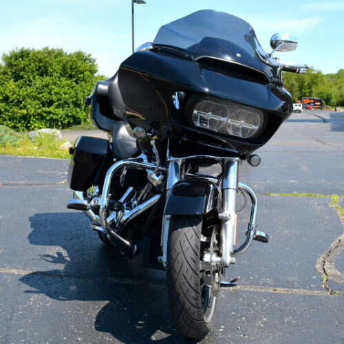 2017 Harley-Davidson® Road Glide® thumb 3