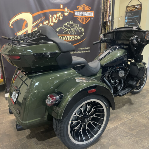 2026 Harley-Davidson® Street Glide 3 Limited Olive Steel Metallic / Vivid Black Black Trim thumb 2