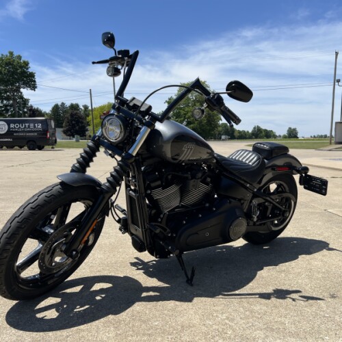 2022 Harley-Davidson® Street Bob® 114 Gauntlet Gray Metallic thumb 1