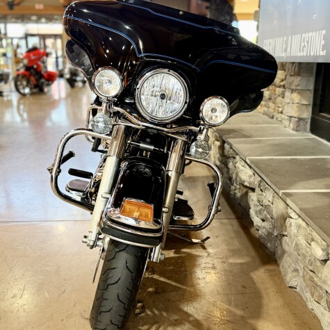 2011 FLHTCU - Electra Glide Ultra Glide Shrine  thumb 2