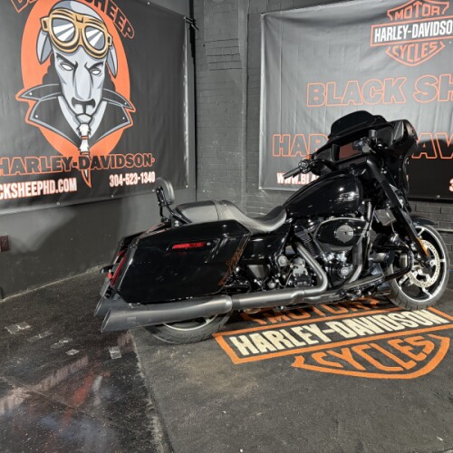 2026 Harley-Davidson® Street Glide® FLHX thumb 3