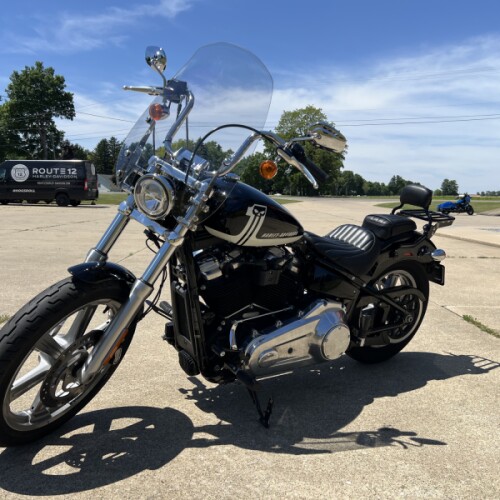 2024 Harley-Davidson® Softail® Standard Vivid Black thumb 1
