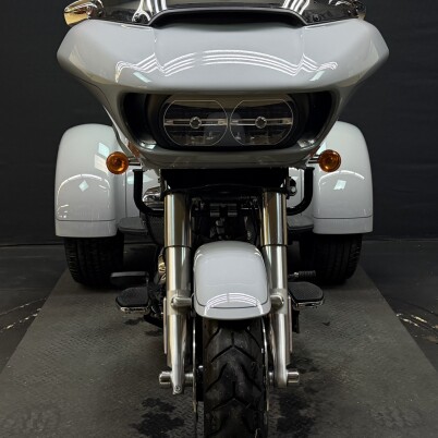 Harley-Davidson® Road Glide 3 2024 FLTRT GREY thumb 2