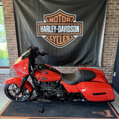 2026 Harley-Davidson® Street Glide® Blood Orange Black Trim thumb 0