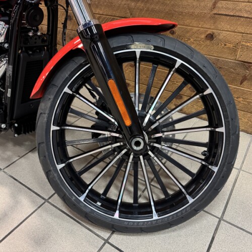 2026 Harley-Davidson® Breakout® Blood Orange Chrome Trim thumb 1