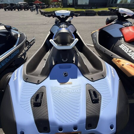 2026 SEA-DOO SPARK 90 AUD IBR IN DAZZLING BLUE & VAPOR BLUE thumb 2