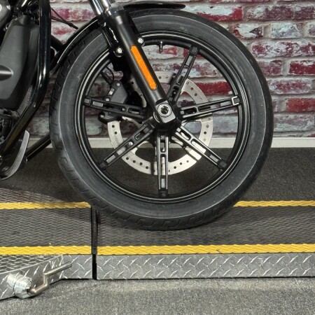 RH975 2023 Nightster™ thumb 1