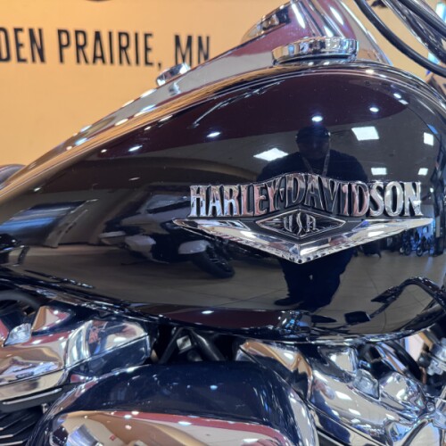 2017 Harley-Davidson® Road King® Vivid Black thumb 3