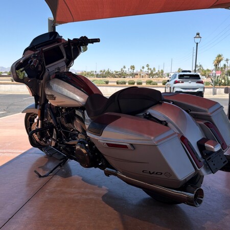 FLHXSE 2023 CVO™ Street Glide® thumb 1