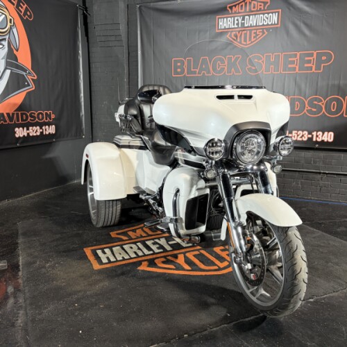 2020 Harley-Davidson® CVO™ Tri Glide® FLHTCUTGSE  thumb 0