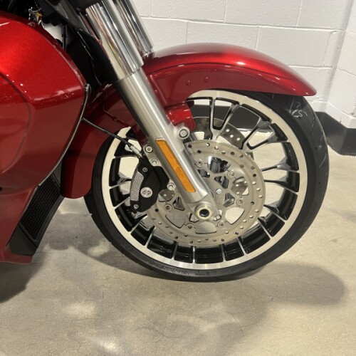 2026 Harley-Davidson® Street Glide 3 Limited Brilliant Red FLHLT thumb 2