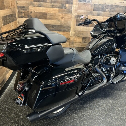 2026 Harley-Davidson® Road Glide Limited Vivid Black Black Trim FLTRXL thumb 2
