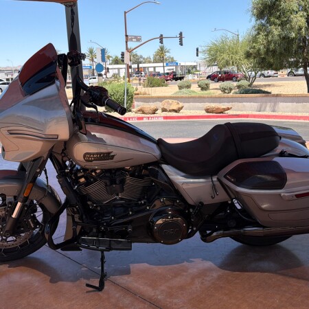 FLHXSE 2023 CVO™ Street Glide® thumb 2