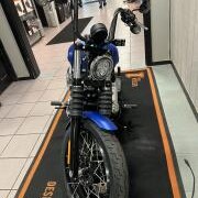 2026 Harley-Davidson® Street Bob® Aurora Blue Denim Chrome Laced Wheels thumb 2