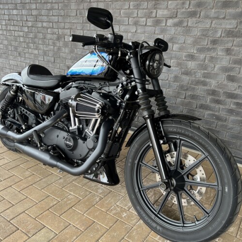 2018 Harley-Davidson® Iron 1200™ Vivid Black thumb 3