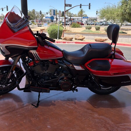 FLHXSE 2024 CVO™ Street Glide® thumb 2