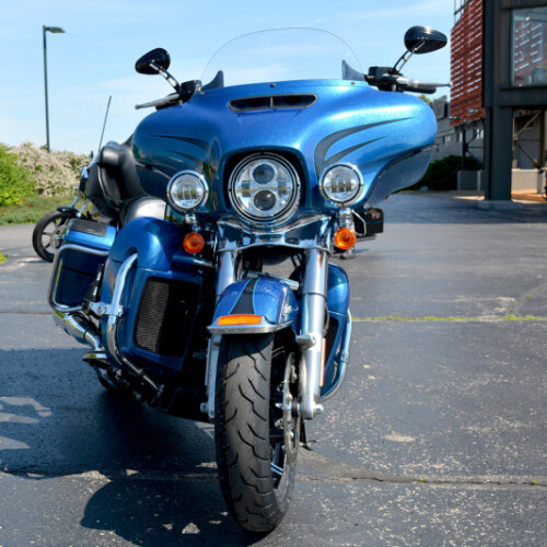 2014 Harley-Davidson® Ultra Limited Daytona Blue thumb 3