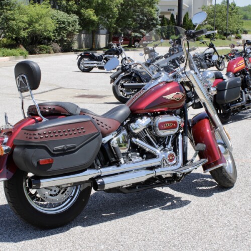2023 Harley-Davidson® Heritage Classic Heirloom Red Fade thumb 2