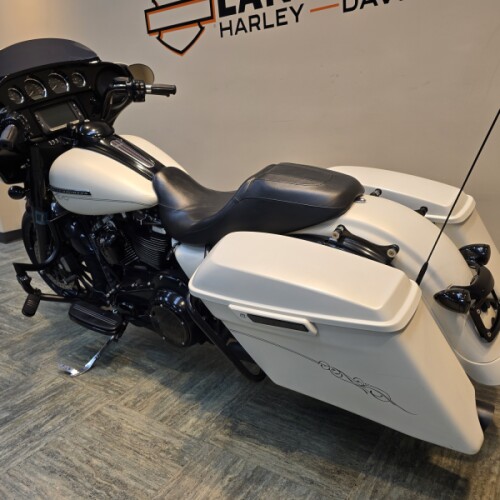 2018 Harley-Davidson® Street Glide® Special Bonneville Salt Denim FLHXS thumb 0