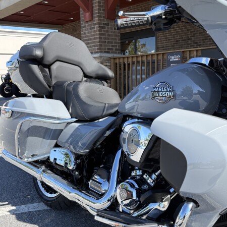 2026 Street Glide Limited Dark Billiard Gray Chrome Trim thumb 3