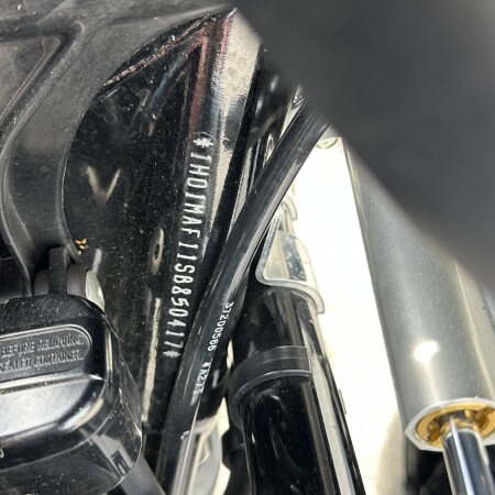 2025 Harley-Davidson® Tri Glide® Ultra Vivid Black thumb 0