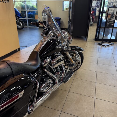 2017 Harley-Davidson® Road King® Vivid Black thumb 1