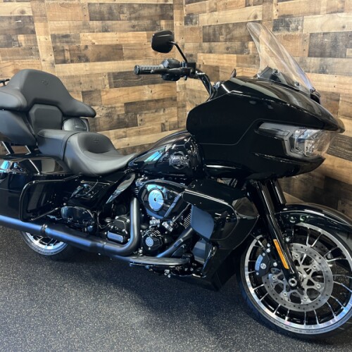 2026 Harley-Davidson® Road Glide Limited Vivid Black Black Trim FLTRXL thumb 3