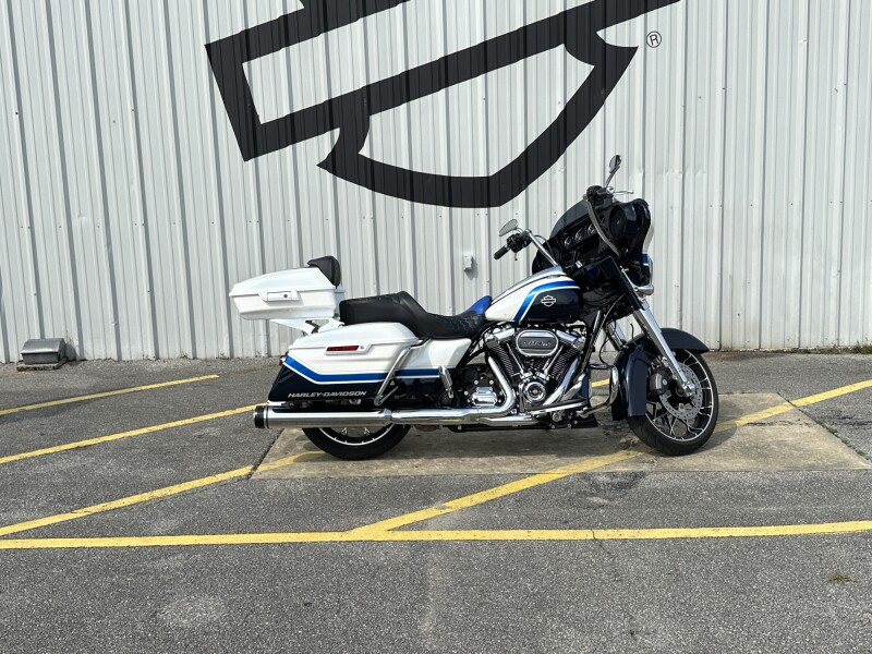 2021 Harley-Davidson® Street Glide® Special Arctic Blast — Special Edition — Black Finish