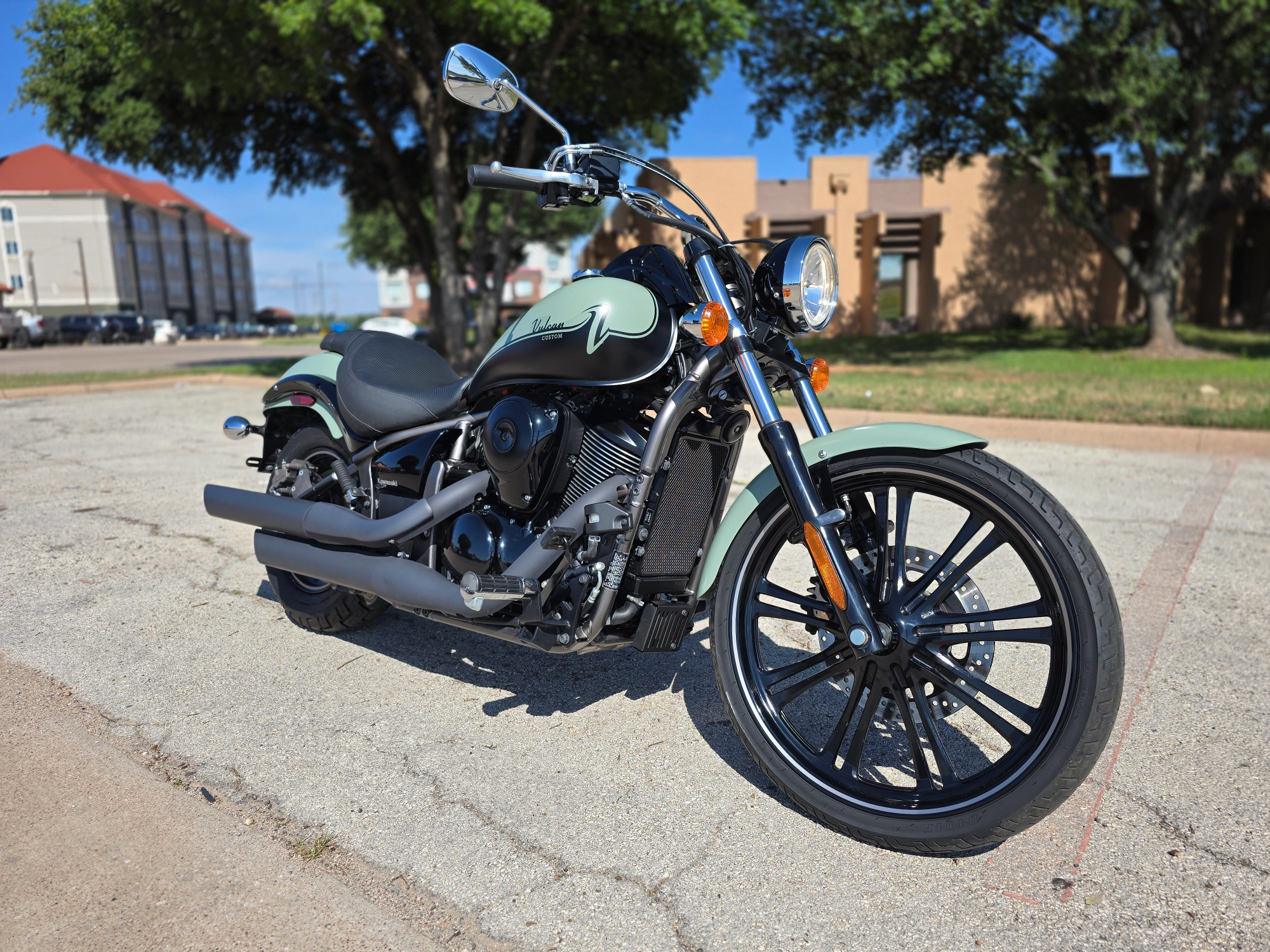 2023 Kawasaki Vulcan® 900 Custom