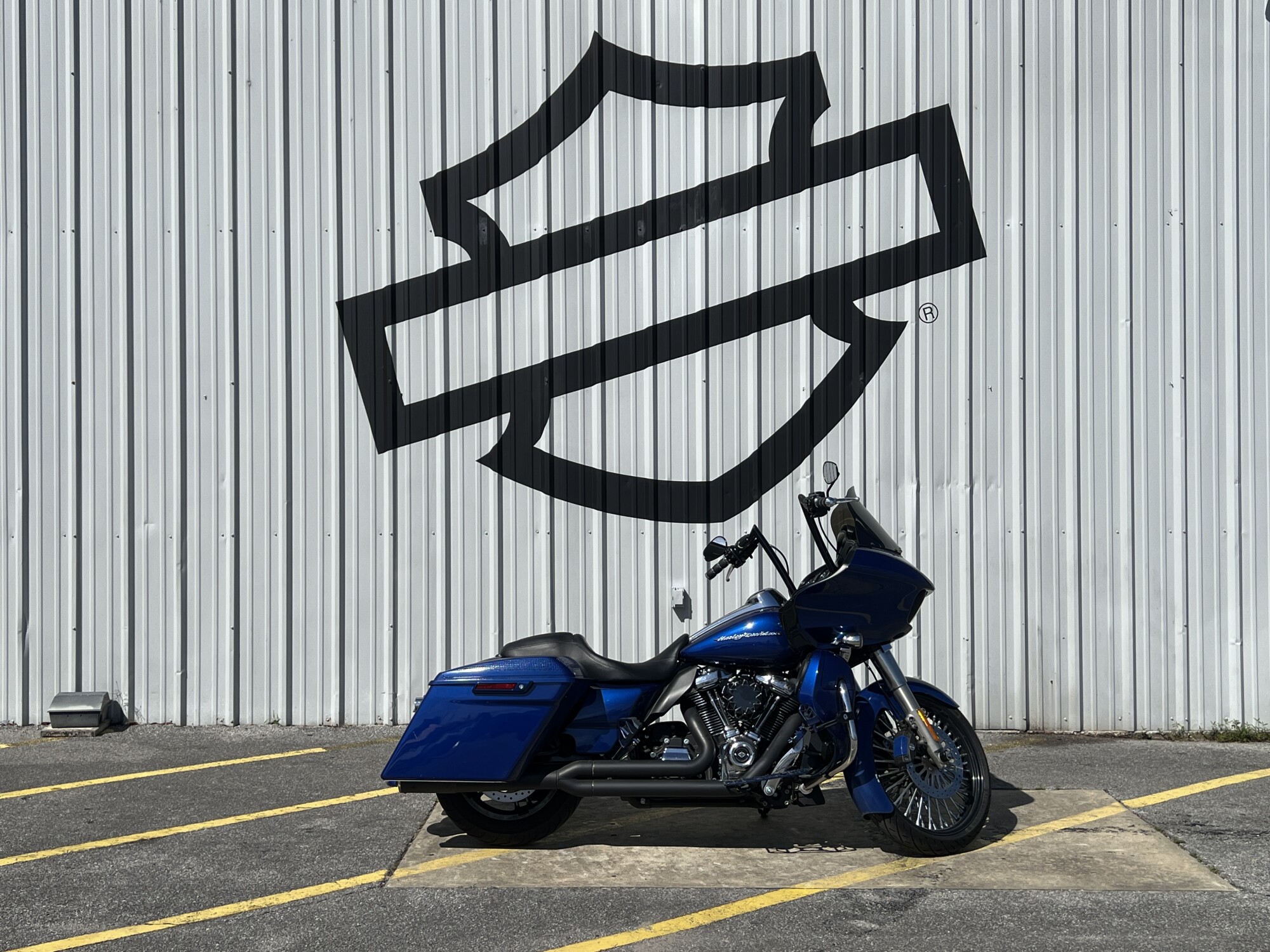 2017 Harley-Davidson® Road Glide® Superior Blue