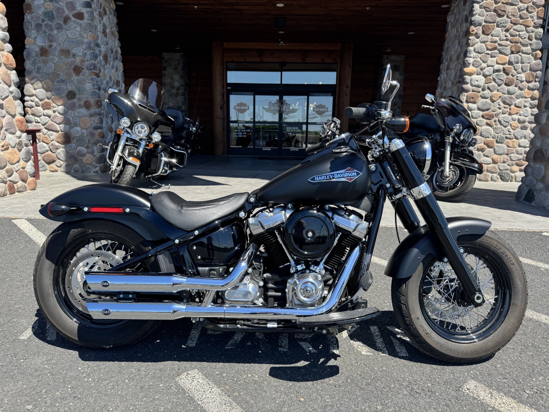 FLSL 2020 Softail Slim®