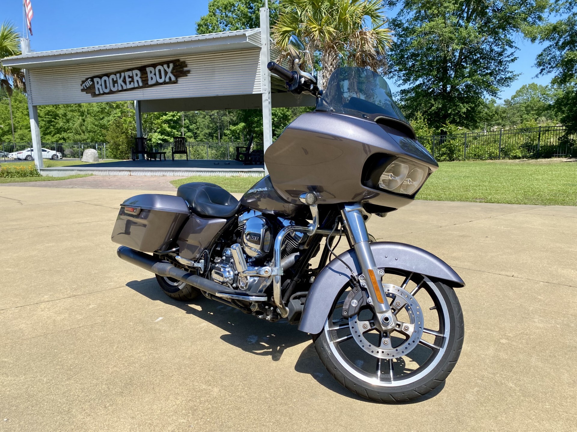 2016 Harley-Davidson® Road Glide® Charcoal Pearl