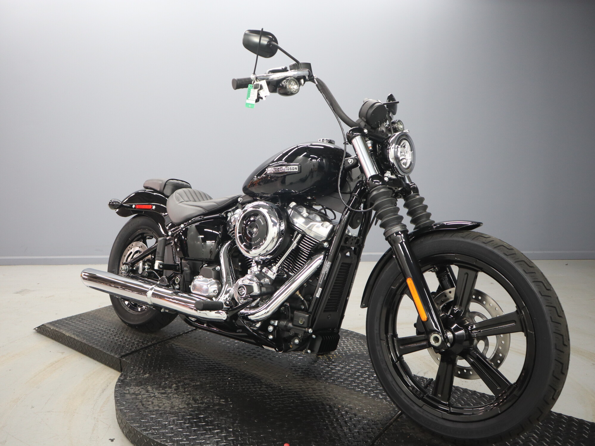 2026 Harley-Davidson® Street Bob® FXBB, photo 2