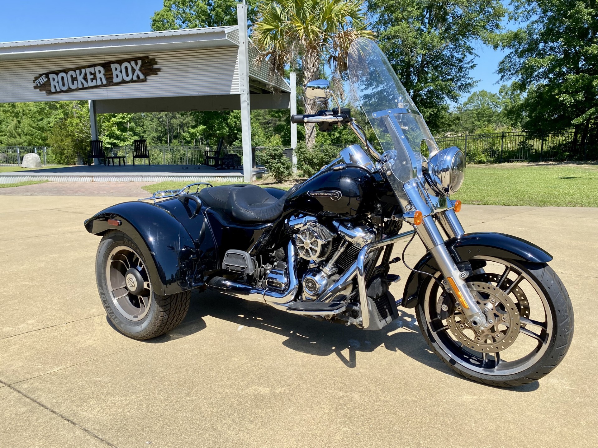 2020 Harley-Davidson Freewheeler Vivid Black