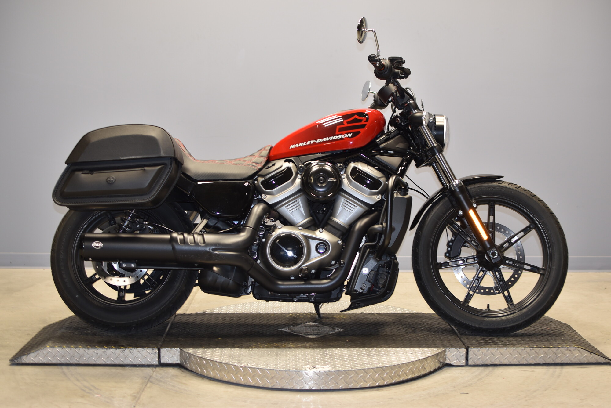 2018 Harley-Davidson® Iron 883™ XL883N | Summit Harley Davidson®