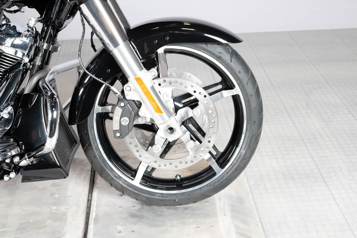 2026 Harley-Davidson® Road Glide™ FLTRX, photo 13