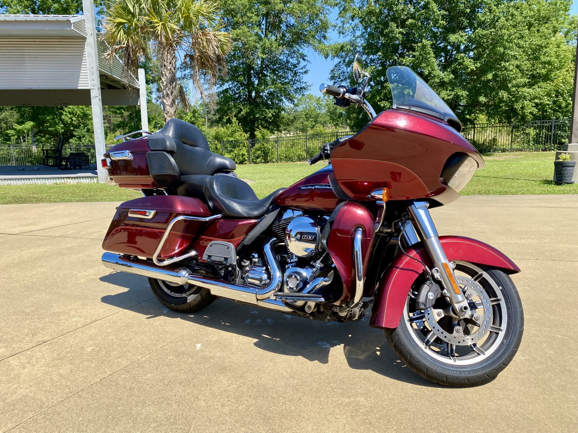 2016 Harley-Davidson Road Glide Ultra Two-Tone Mysterious Red Sunglo/Velocity Red Sunglo