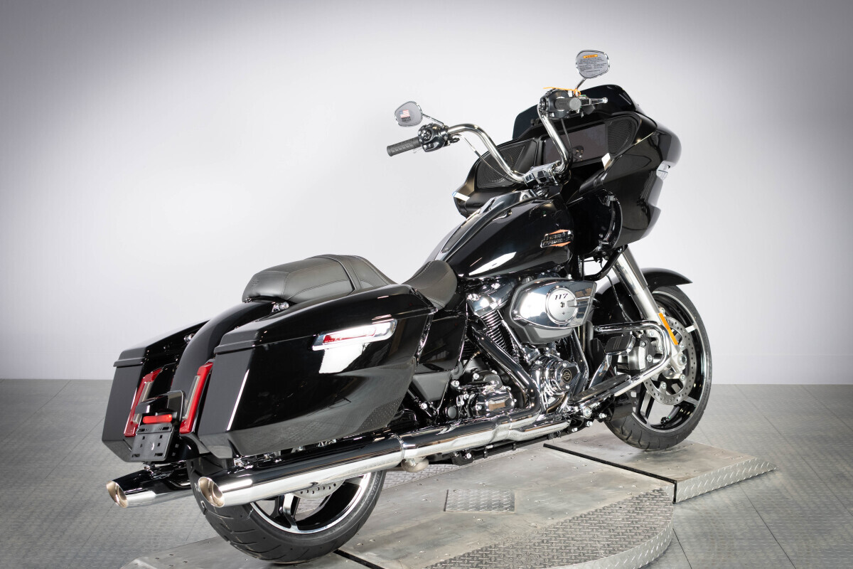 2026 Harley-Davidson® Road Glide™ FLTRX, photo 10