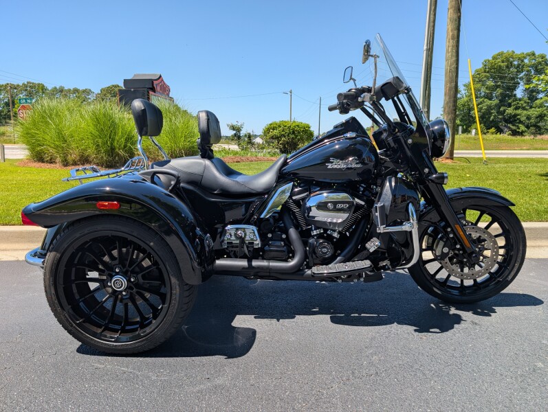 2023 Harley-Davidson® Freewheeler® Vivid Black