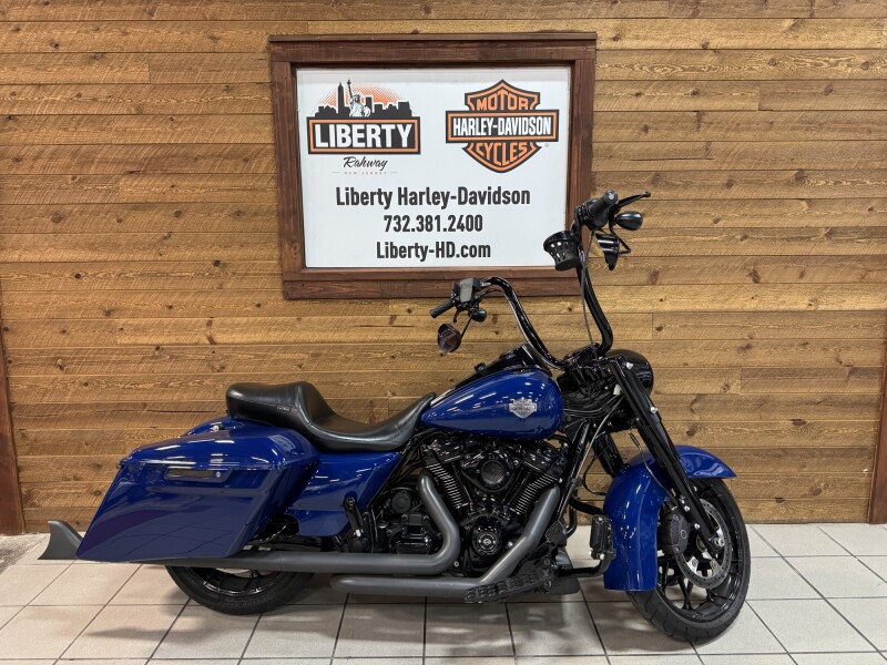 2023 Harley-Davidson® Road King® Special Bright Billiard Blue FLHRXS